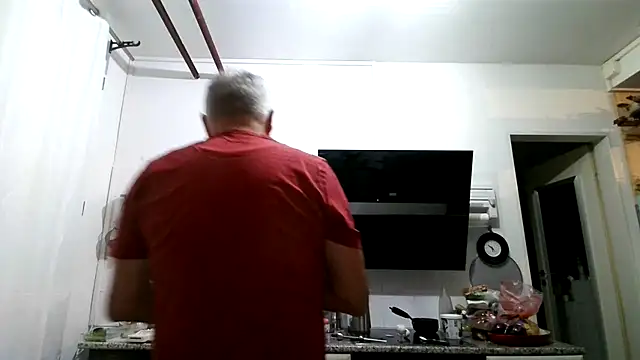 Snapshot of Berg_Boy chatting on 04/07/26, 03:51 Berg Boy online show from 04/07/26, 03:51