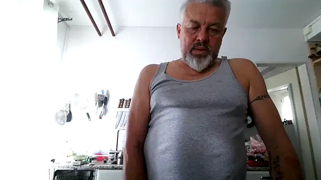 Snapshot of Berg_Boy chatting on 04/09/26, 03:17 Berg Boy online show from 04/09/26, 03:17