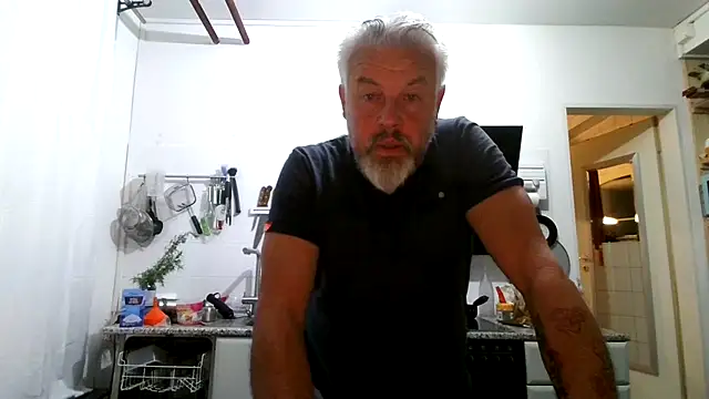 Snapshot of Berg_Boy chatting on 04/24/26, 03:53 Berg Boy online show from 04/24/26, 03:53
