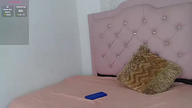 vicky bigboobs babe online show from 06/15/26, 11:40