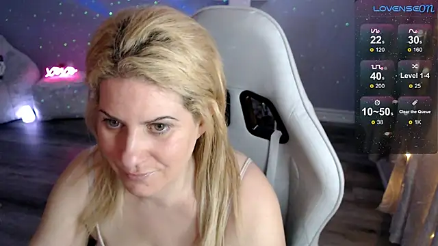 Snapshot of BellaStar84 chatting on 02/03/26, 01:27 BellaStar84 online show from 02/03/26, 01:27