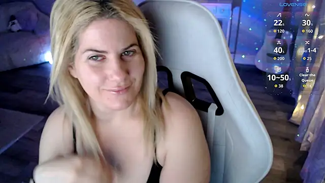 Snapshot of BellaStar84 chatting on 02/09/26, 11:47 BellaStar84 online show from 02/09/26, 11:47