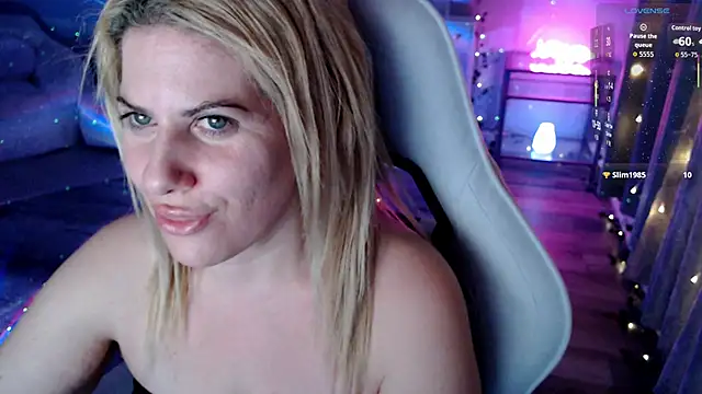 Snapshot of BellaStar84 chatting on 02/15/26, 10:58 BellaStar84 online show from 02/15/26, 10:58