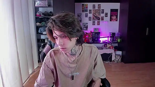 xIce Boy online show from 04/17/26, 08:34