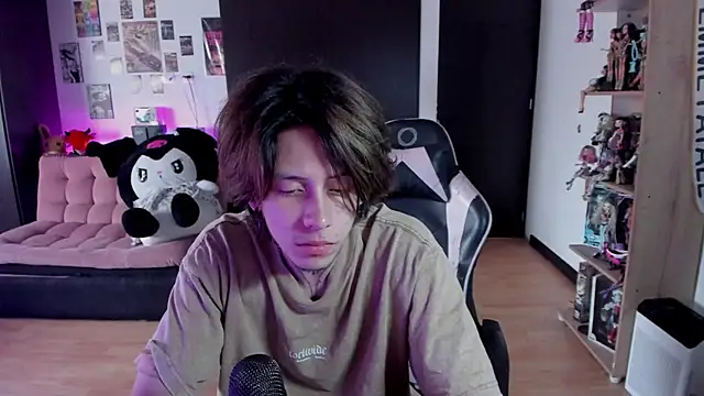 Snapshot of xIce_Boy chatting on 05/21/26, 01:18 xIce Boy online show from 05/21/26, 01:18