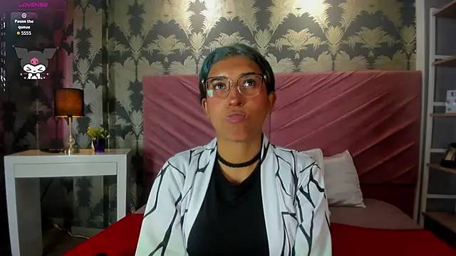 Karin Ks online show from 11/15/25, 07:32