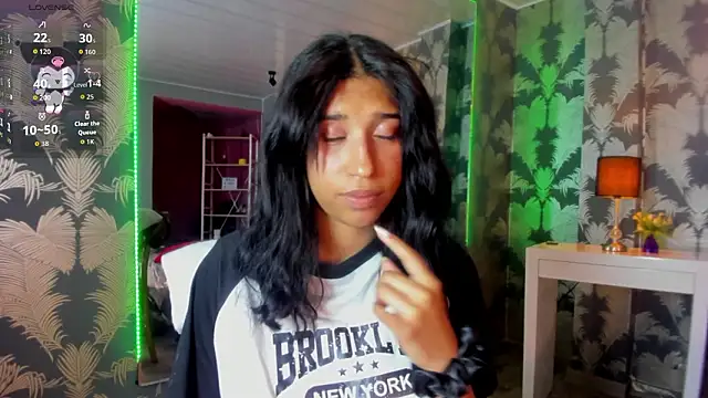 Karin Ks online show from 02/05/26, 03:44