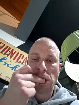 svenpfeifer online show from 03/12/25, 03:02