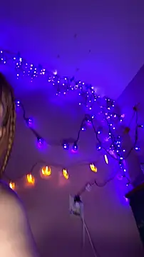 Snapshot of LoganPeny chatting on 10/22/25, 06:46 LoganPeny online show from 10/22/25, 06:46