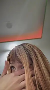 Snapshot of LoganPeny chatting on 11/01/25, 05:31 LoganPeny online show from 11/01/25, 05:31