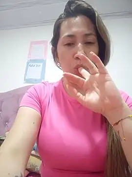 Snapshot of melany-92xxx chatting on 06/08/26, 07:31 melany-92xxx online show from 06/08/26, 07:31