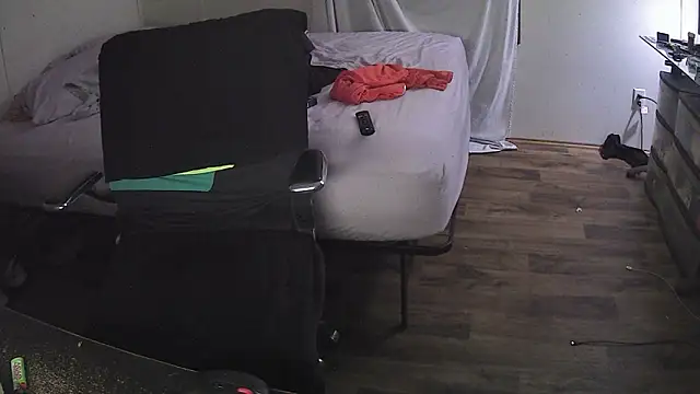 Muffdiver718 online show from 09/28/25, 08:31