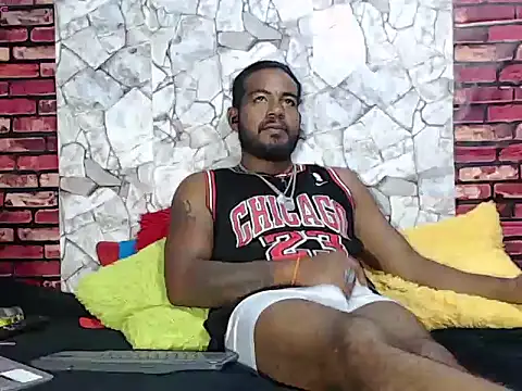 BladeFoxxx1 online show from 02/11/26, 04:39