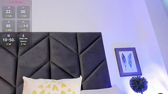 Kendallross28 online show from 10/22/25, 01:33