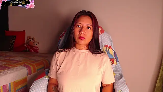 Snapshot of yes0225 chatting on 09/18/25, 03:14 yes0225 online show from 09/18/25, 03:14