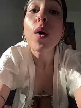 Snapshot of CosmiccAlai chatting on 03/15/25, 09:27 CosmiccAlai online show from 03/15/25, 09:27