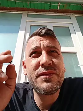 yourflowerpink online show from 04/18/26, 01:04