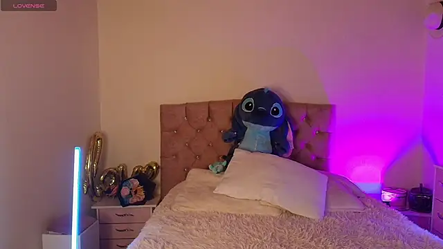 natasha  black online show from 11/16/25, 07:41