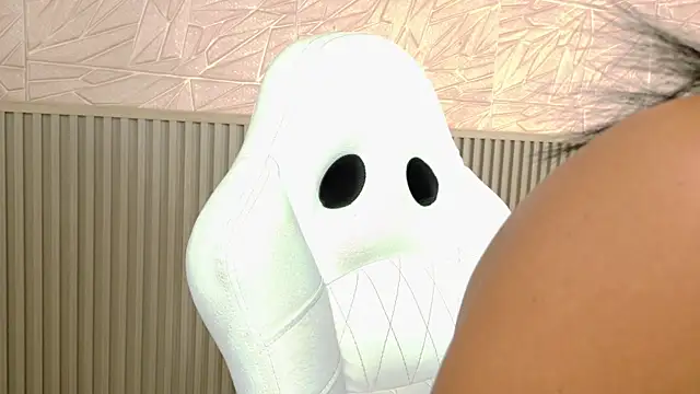 Gaviluc  online show from 11/22/25, 10:36