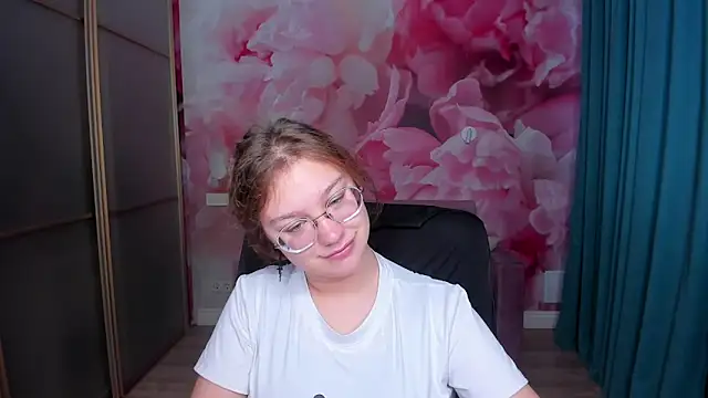 AngelinaLow online show from 11/09/25, 06:23