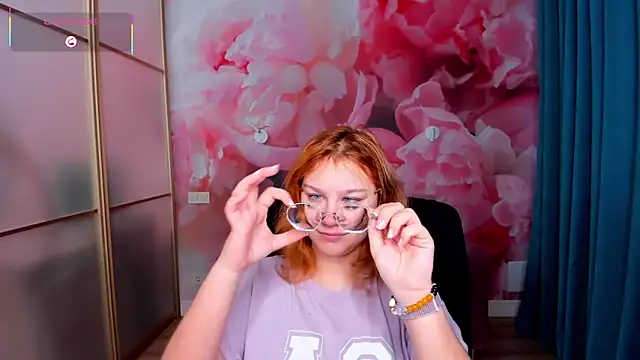 AngelinaLow online show from 12/20/25, 06:31