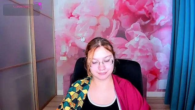 AngelinaLow online show from 02/06/26, 12:30