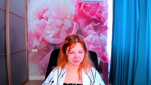 AngelinaLow online show from 04/14/26, 11:27