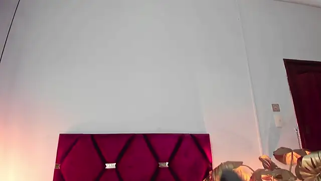 BeckyVidal online show from 12/04/25, 06:16