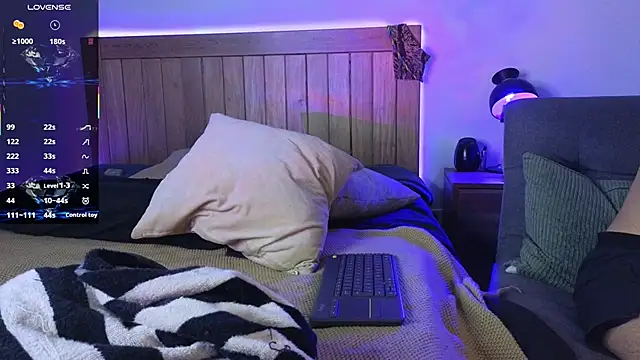 Xander Card online show from 09/12/25, 04:01