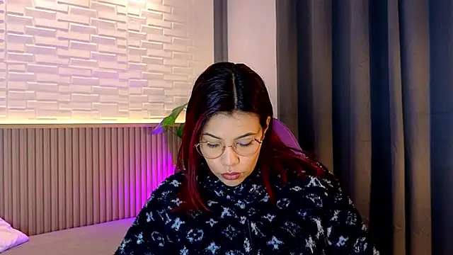 TiffanyWalk online show from 10/24/25, 11:28