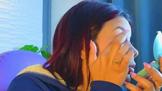 TiffanyWalk online show from 03/17/26, 12:30