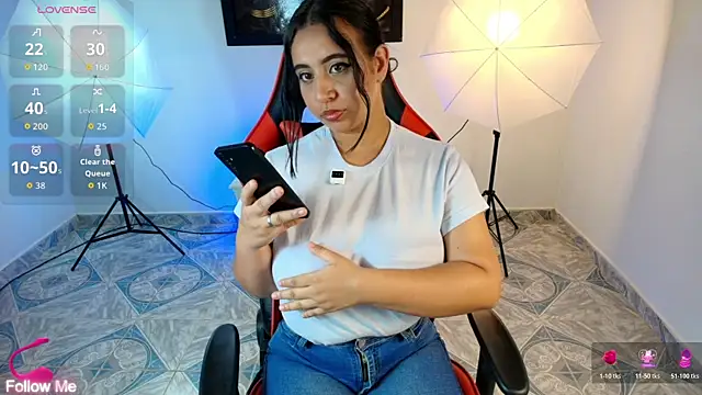 adrianax28 online show from 04/23/26, 08:22