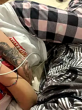 LexieB online show from 11/04/25, 04:50