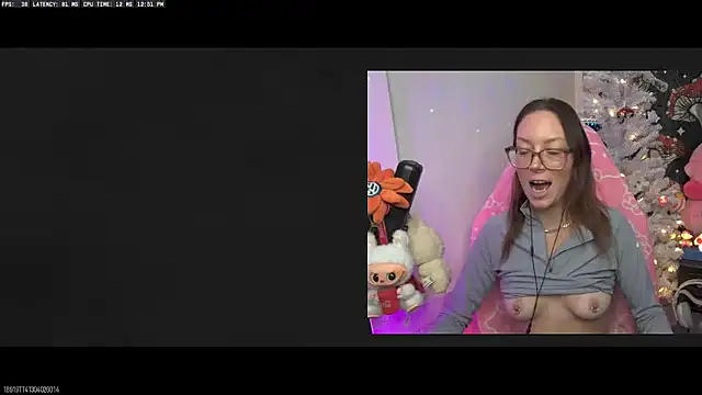 Snapshot of SpaceCowWhore chatting on 12/17/25, 05:52 SpaceCowWhore online show from 12/17/25, 05:52