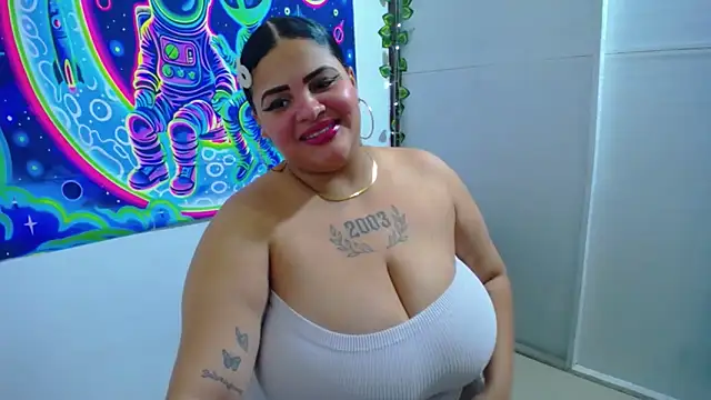 latina bigboos25 online show from 12/17/25, 05:57