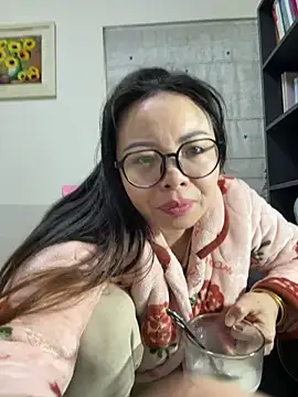 aa520uv online show from 12/21/25, 01:46