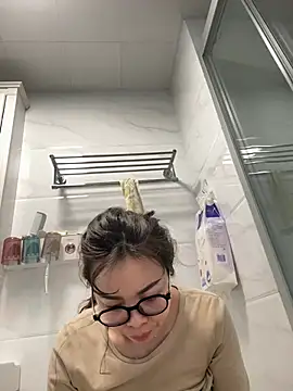 aa520uv online show from 04/07/26, 01:50