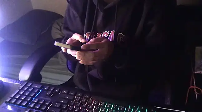 Snapshot of zhezheggin chatting on 03/16/25, 01:17 zhezheggin online show from 03/16/25, 01:17