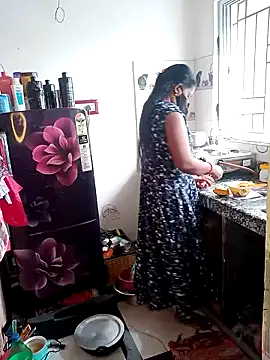 Snapshot of sohona101 chatting on 03/21/25, 07:33 sohona101 online show from 03/21/25, 07:33