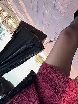 Snapshot of linger-23 chatting on 01/19/26, 06:06 linger-23 online show from 01/19/26, 06:06