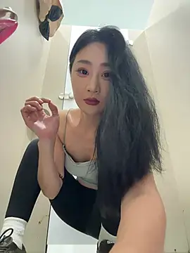 Snapshot of linger-23 chatting on 05/16/26, 10:47 linger-23 online show from 05/16/26, 10:47