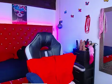 kriss sweetboobs10 online show from 12/02/25, 12:21