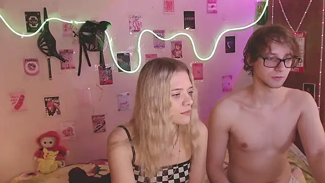 Your Horny Friends online show from 10/17/25, 01:25