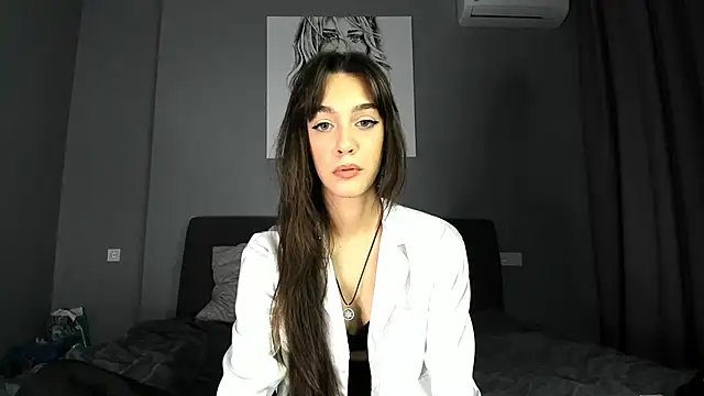 Snapshot of Elli_Lourence chatting on 03/12/25, 10:50 Elli Lourence online show from 03/12/25, 10:50