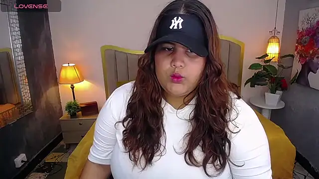 ailyn maury online show from 10/25/25, 02:35