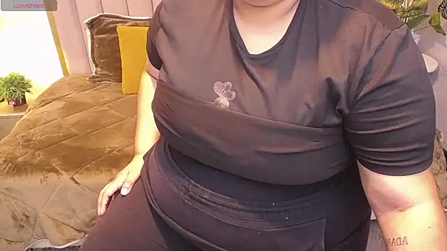 ailyn maury online show from 04/12/26, 02:00