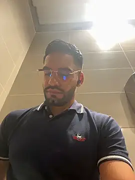Leon  Hart  online show from 05/25/26, 03:29