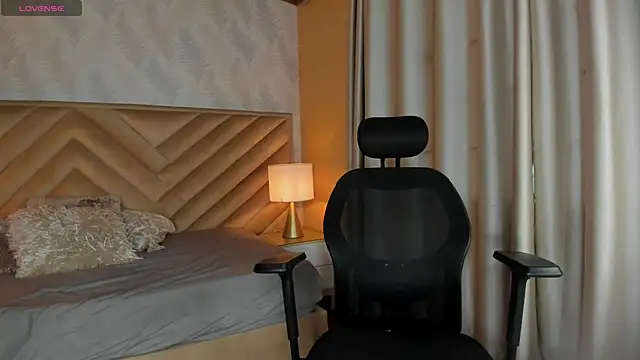 alice kingsley  online show from 11/24/25, 07:35