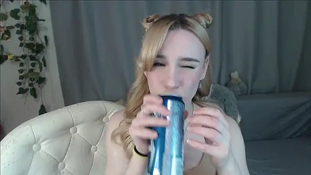 Mia  Kitty online show from 03/19/25, 03:09