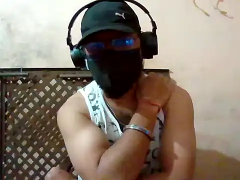 Snapshot of indori_guy chatting on 04/09/26, 12:10 indori guy online show from 04/09/26, 12:10